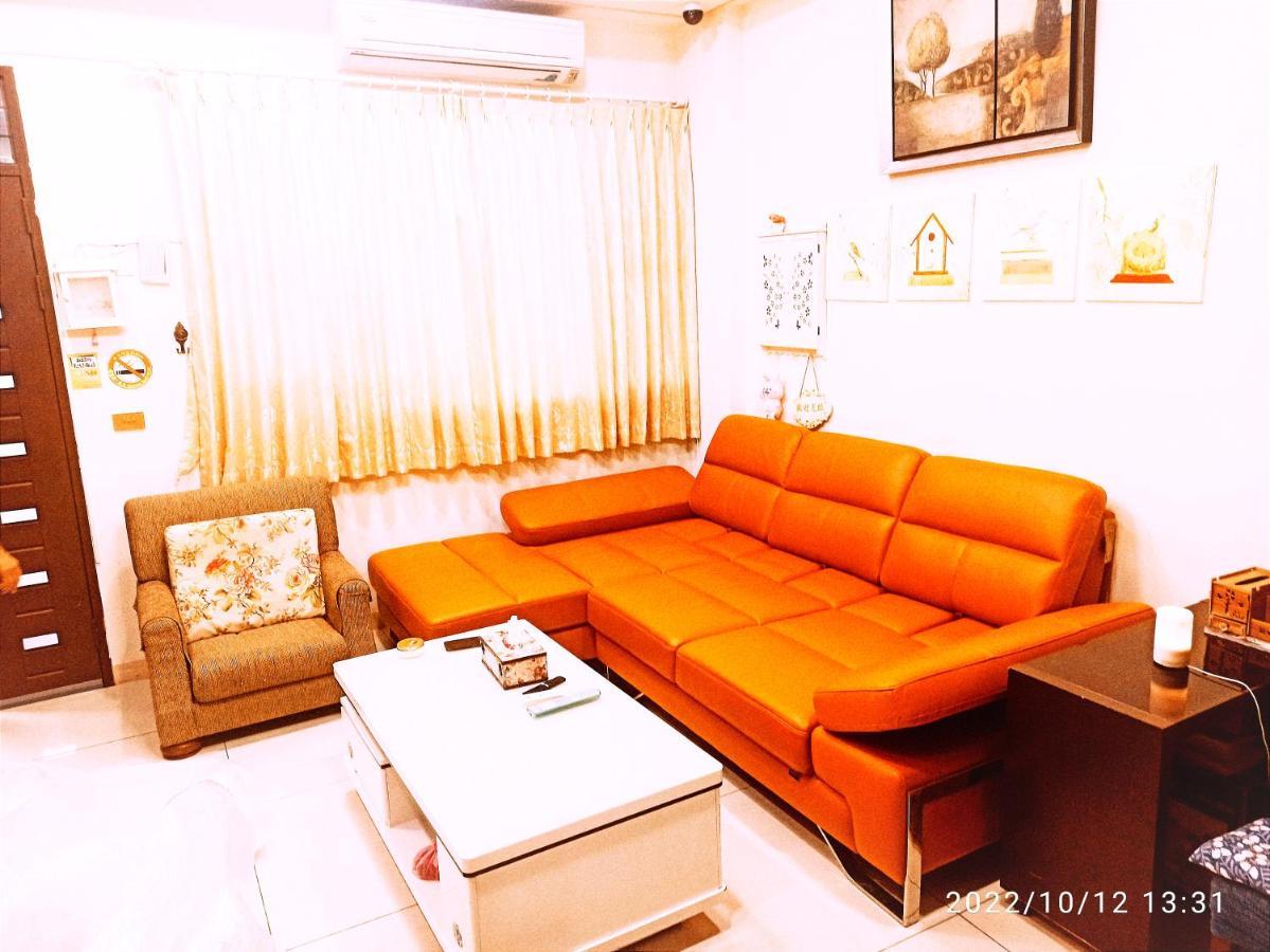 Birds Flower B&B อู่เจี๋ย ภายนอก รูปภาพ