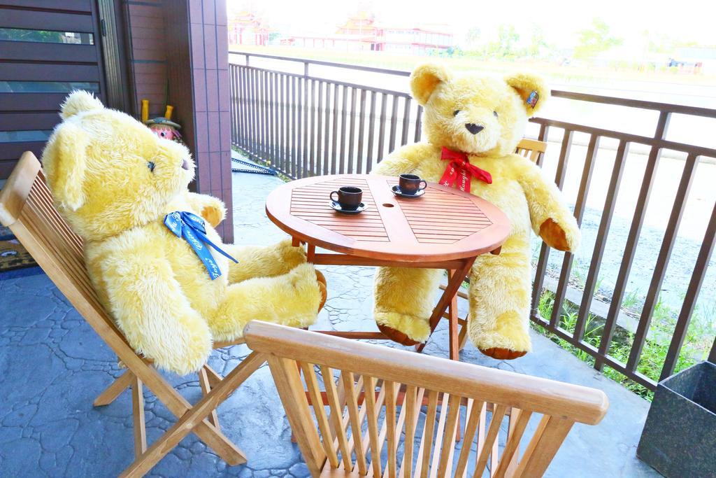 Birds Flower B&B อู่เจี๋ย ภายนอก รูปภาพ