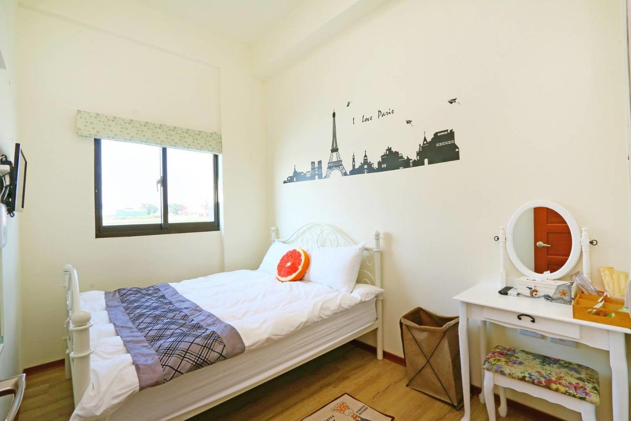 Birds Flower B&B อู่เจี๋ย ภายนอก รูปภาพ